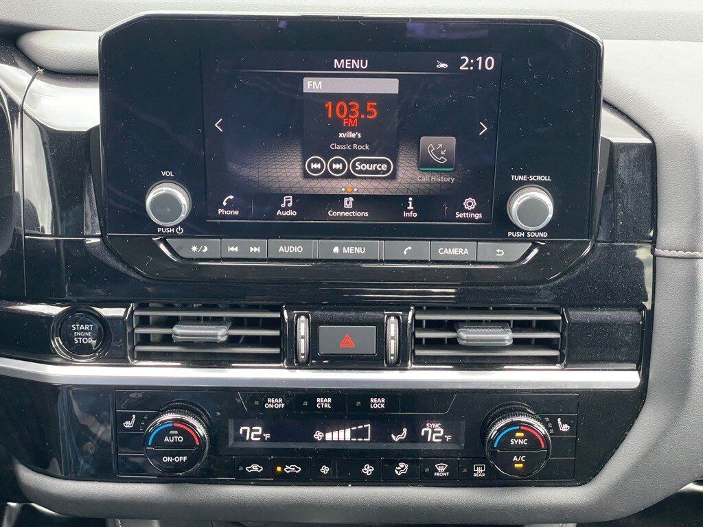 Used 2025 Nissan Pathfinder SV AWD/4WD image 18