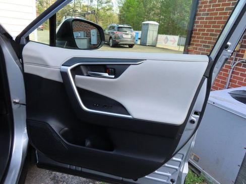 Used 2019 Toyota RAV4 Limited w/ Advanced Technology Package image 24