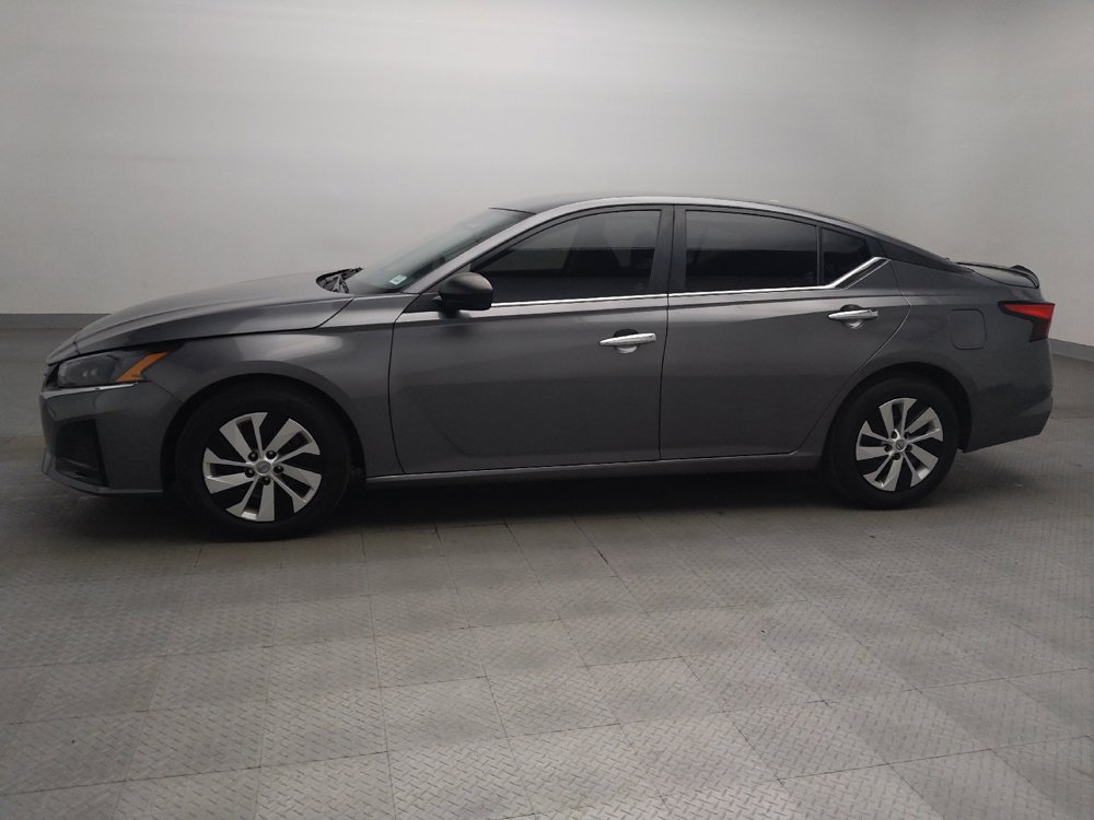 Used 2025 Nissan Altima 2.5 S FWD image 2