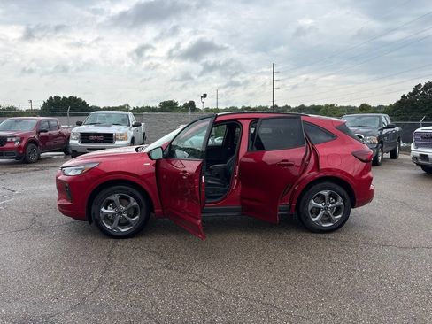Certified 2024 Ford Escape ST-Line Select w/ Tech Pack #2 AWD/4WD image 4