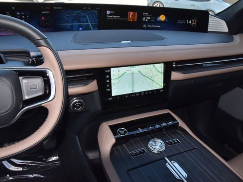 New 2025 Lincoln Navigator L Black Label image 30