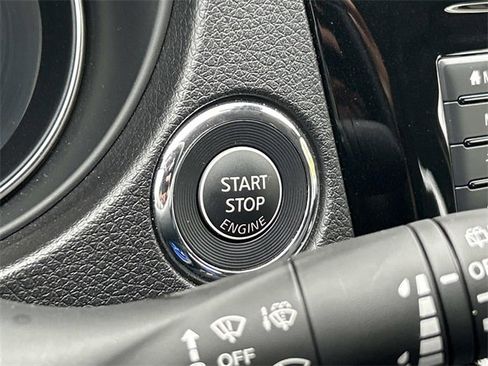 Used 2022 Nissan Rogue Sport SL w/ Premium Package image 33