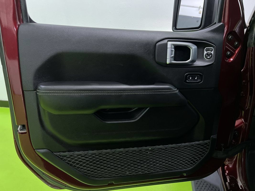 Used 2021 Jeep Wrangler Unlimited Sahara w/ Cold Weather Group AWD/4WD image 15