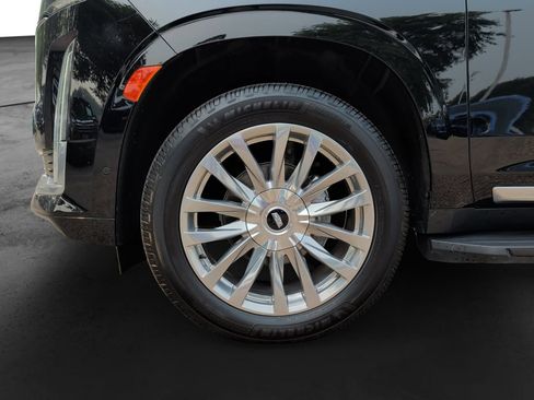 Used 2021 Cadillac Escalade Premium Luxury AWD/4WD image 9