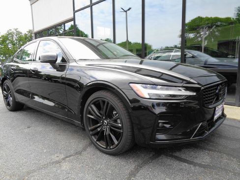 Used 2023 Volvo S60 B5 Plus w/ Climate Package AWD/4WD image 3