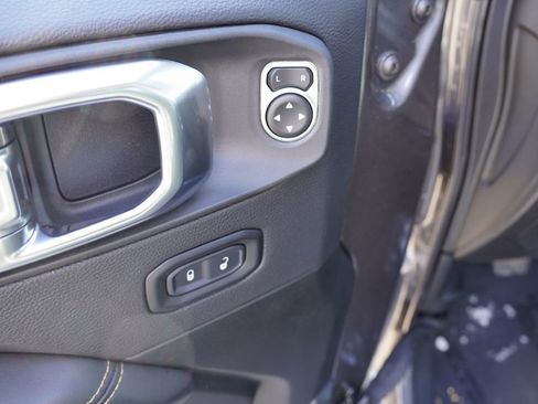 Certified 2025 Jeep Wrangler Unlimited Sahara w/ Safety Group image 21