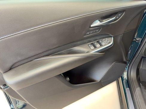 Used 2024 Cadillac XT4 Sport w/ Cold Weather Package FWD image 14