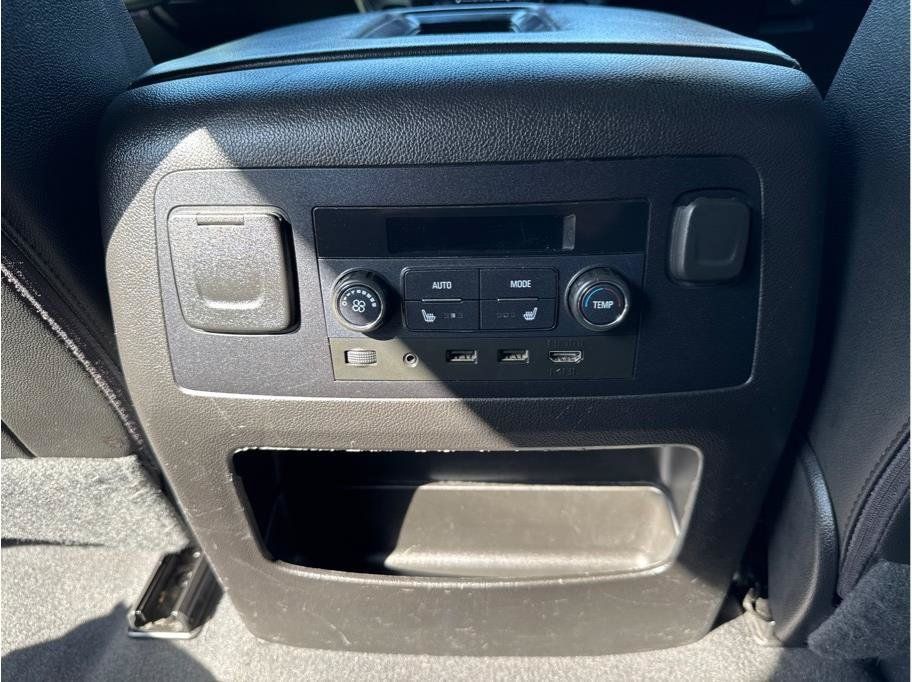 Used 2019 Chevrolet Suburban LT AWD/4WD image 44