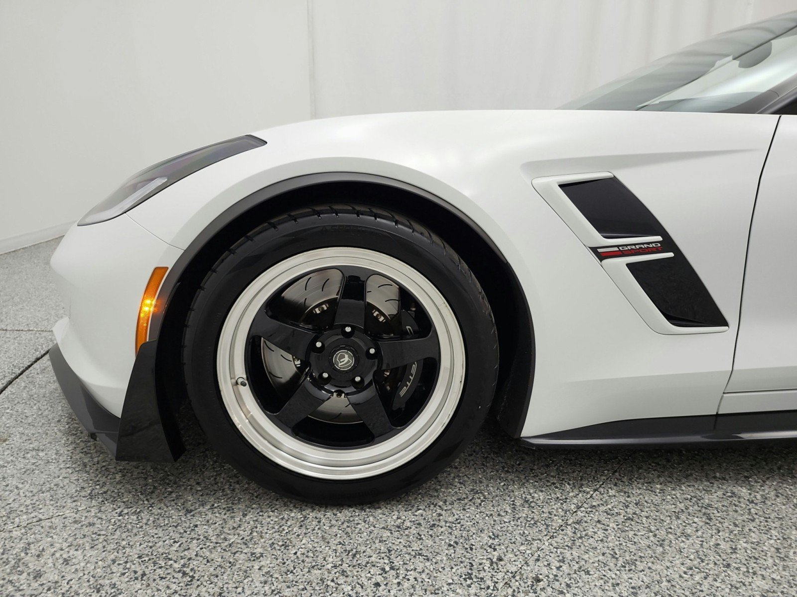 Used 2017 Chevrolet Corvette Grand Sport RWD image 16