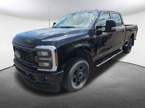 Used 2023 Ford F250 XLT w/ XLT Premium Package AWD/4WD image 2