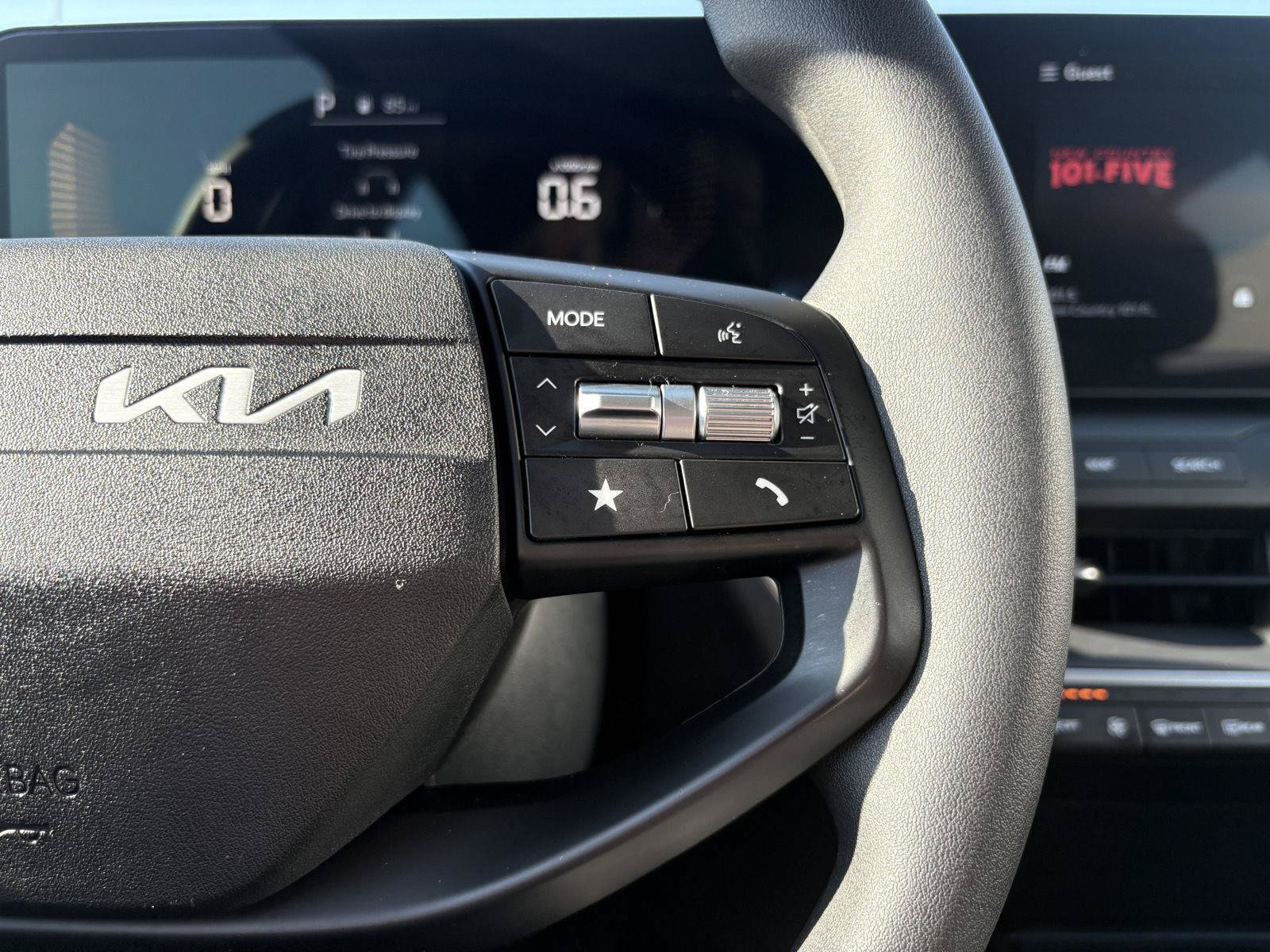 Used 2025 Kia K4 FWD image 43