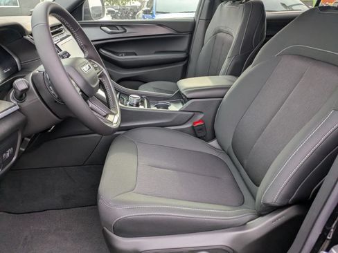 New 2025 Jeep Grand Cherokee L Laredo RWD image 9
