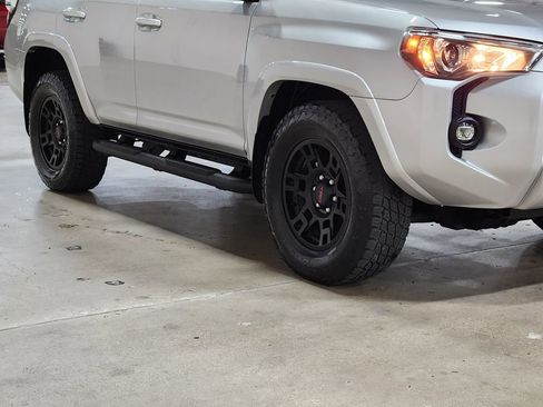 Used 2022 Toyota 4Runner SR5 Premium image 16