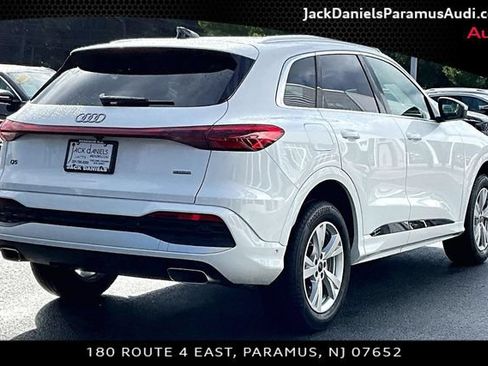 Used 2025 Audi Q5 Premium w/ Convenience Package AWD/4WD image 2