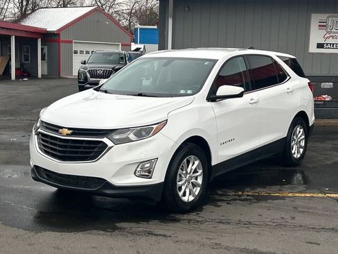 Used 2018 Chevrolet Equinox LT image 2
