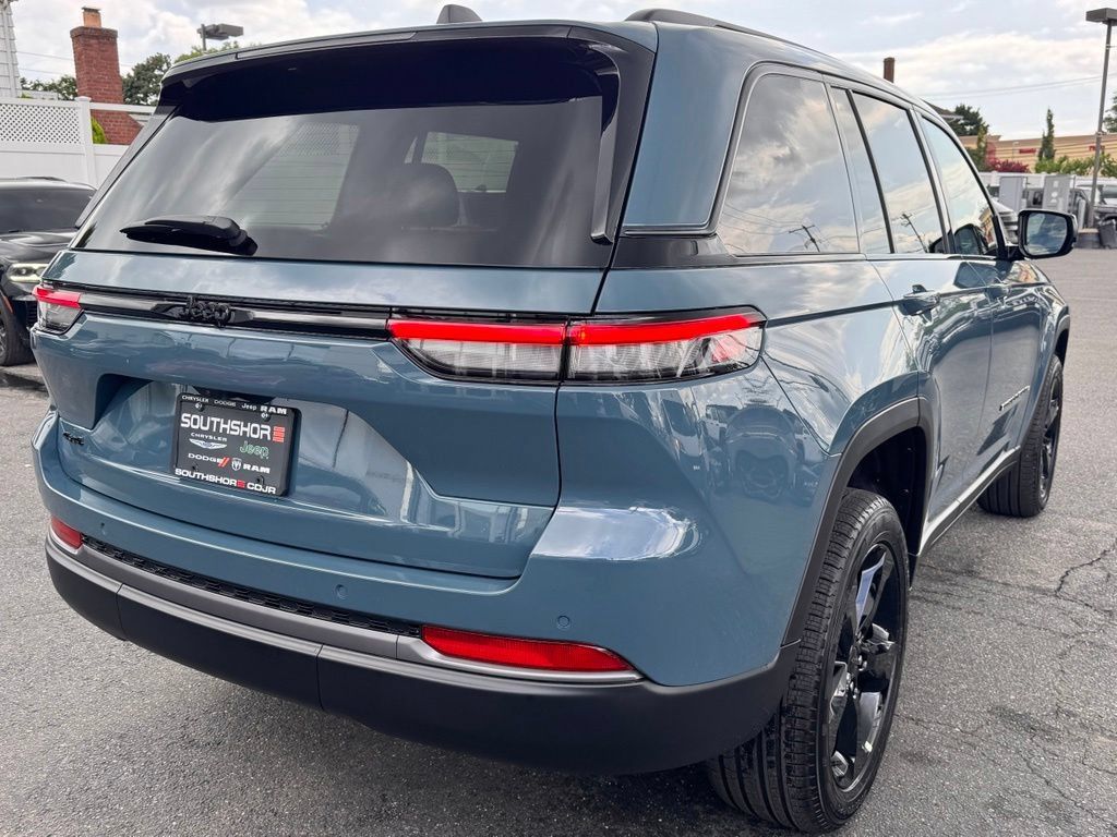 New 2026 Jeep Grand Cherokee Limited w/ Limited Altitude Package AWD/4WD image 7