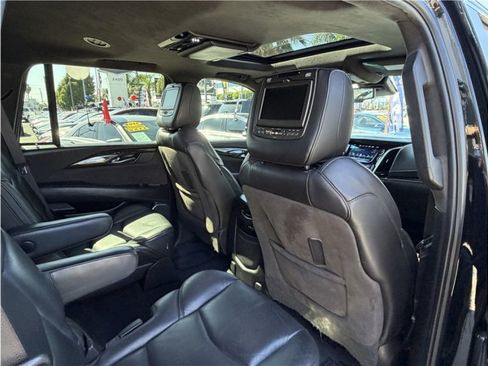 Used 2016 Cadillac Escalade Platinum AWD/4WD image 30