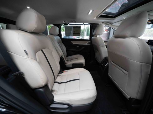 Used 2024 MAZDA CX-90 Plug-In Hybrid w/ Preferred AWD/4WD image 25
