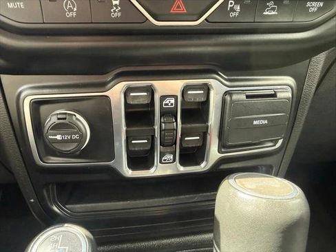 Certified 2022 Jeep Wrangler Unlimited Sahara AWD/4WD image 20