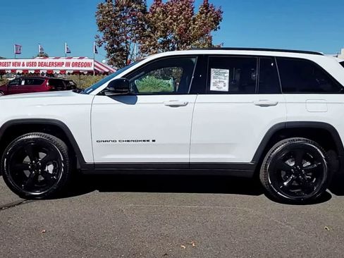 New 2025 Jeep Grand Cherokee Limited image 5