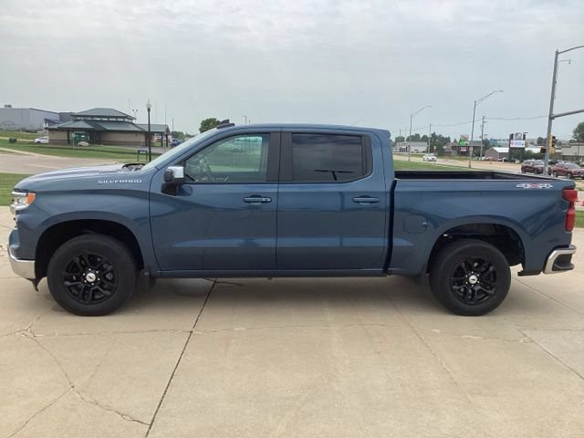 Used 2024 Chevrolet Silverado 1500 LT AWD/4WD image 2