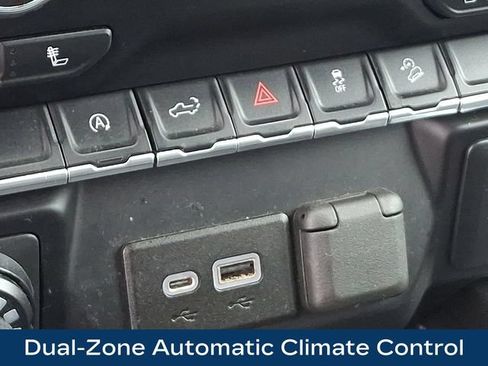 Used 2022 Chevrolet Silverado 1500 RST AWD/4WD image 17