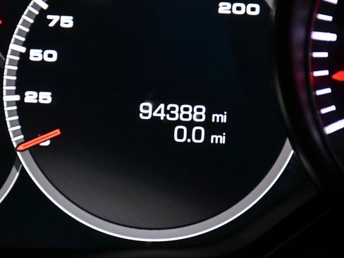 Used 2021 Porsche Cayenne Turbo w/ Assistance Package image 19