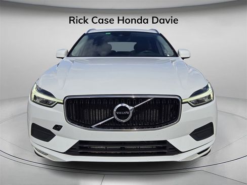 Used 2021 Volvo XC60 T5 Momentum w/ Protection Package Premier image 5