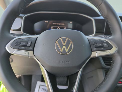 New 2026 Volkswagen Taos SE image 22