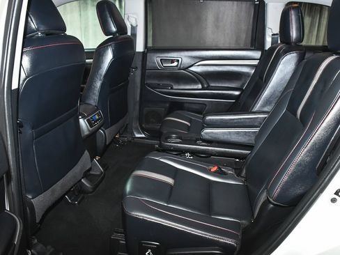 Used 2019 Toyota Highlander SE AWD/4WD image 41