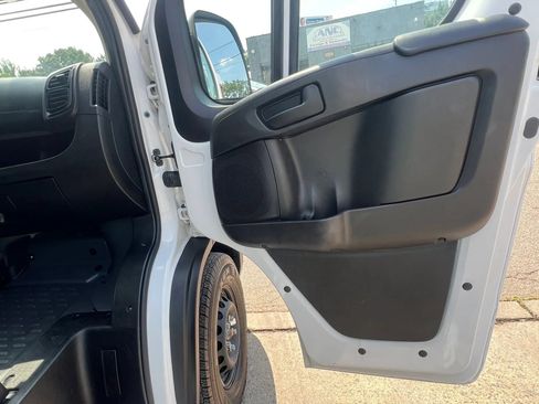 Used 2025 RAM ProMaster 2500 w/ Convenience Group FWD image 23