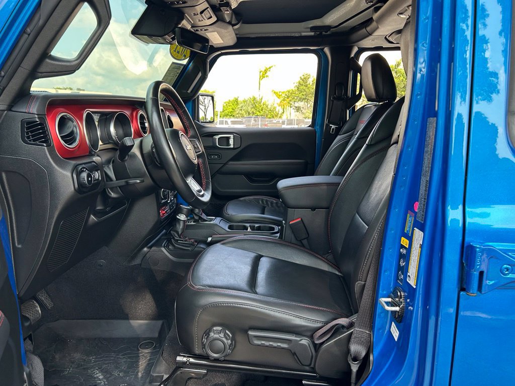 Used 2021 Jeep Wrangler Unlimited Rubicon w/ Xtreme Recon 35" Tire Package AWD/4WD image 17
