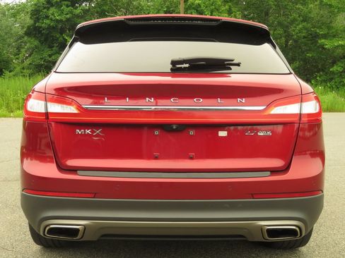 Used 2016 Lincoln MKX Reserve w/ Driver Assistance Package AWD/4WD image 6