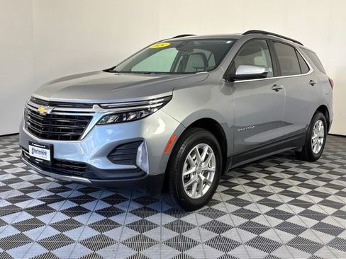 Used 2024 Chevrolet Equinox LT AWD/4WD image 2