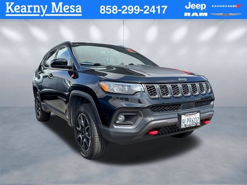 Certified 2024 Jeep Compass Trailhawk AWD/4WD image 1