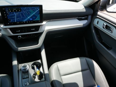 Used 2026 Ford Explorer Active w/ Active Comfort Package AWD/4WD image 11