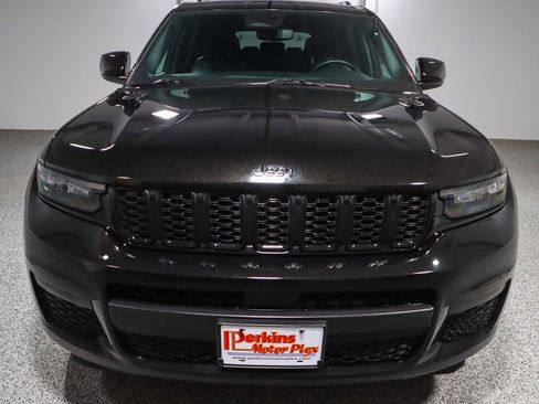 Used 2022 Jeep Grand Cherokee L Laredo image 4