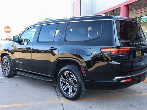 Used 2024 Jeep Wagoneer Series II w/ Flexible Seating Group AWD/4WD image 6