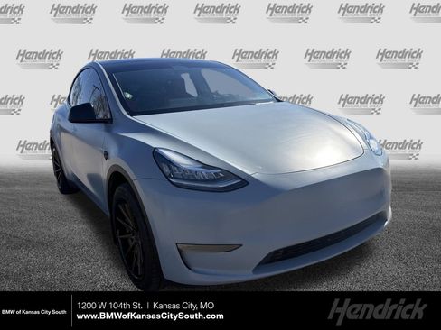 Used 2023 Tesla Model Y Long Range image 1