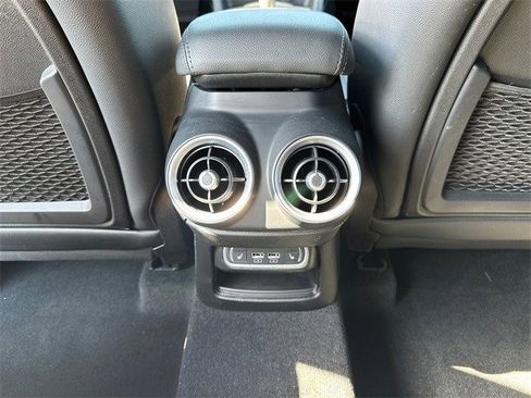 Used 2024 Alfa Romeo Stelvio Sprint image 13