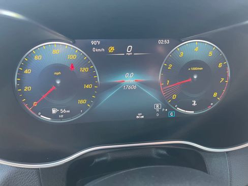 Used 2023 Mercedes-Benz GLC 300 4MATIC image 4