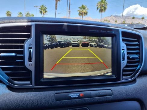 Used 2017 Kia Sportage EX w/ EX Technology Package FWD image 3