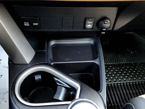 Used 2017 Toyota RAV4 XLE w/ Plus Extra Value Package image 34