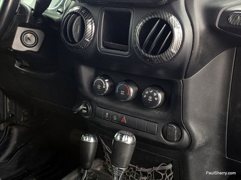 Used 2016 Jeep Wrangler Unlimited Sport w/ Connectivity Group AWD/4WD image 27