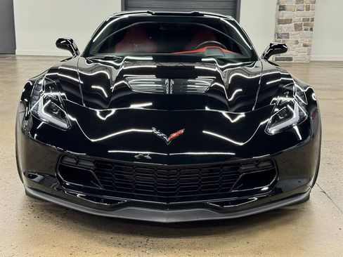 Used 2015 Chevrolet Corvette Z06 w/ 3LZ Preferred Equipment Group image 2