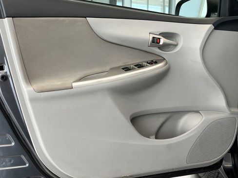 Used 2011 Toyota Corolla LE image 12