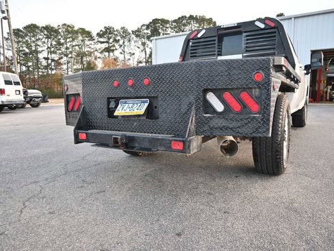 Used 2022 Chevrolet Silverado 2500 LT w/ Convenience Package image 23