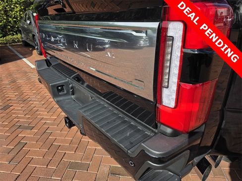 Used 2025 Ford F350 Platinum w/ Platinum Plus Package image 19