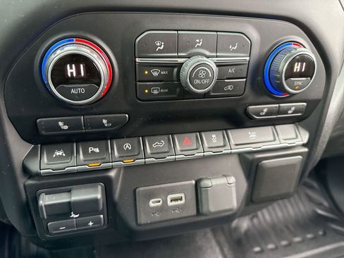 Used 2020 Chevrolet Silverado 1500 LT w/ Convenience Package image 19