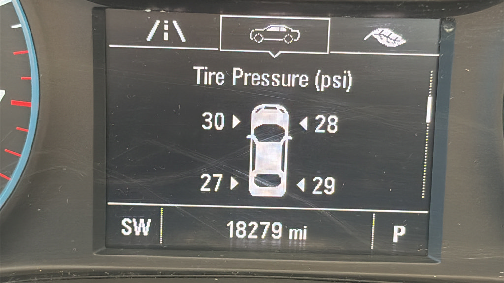 Used 2018 Chevrolet Cruze LT FWD image 21